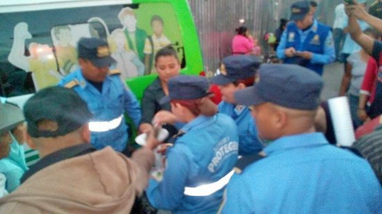 policia social ayuda