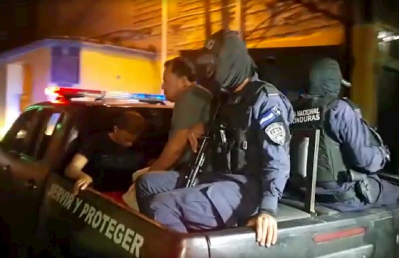 FOTO POLICÍAS MILITARES