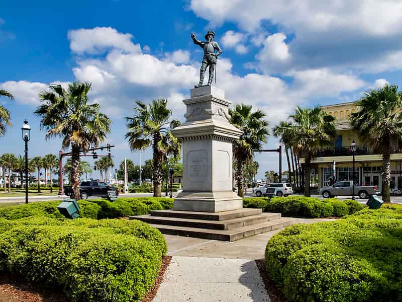 LEGADO 3 PONCE DE LEON ESTATUA